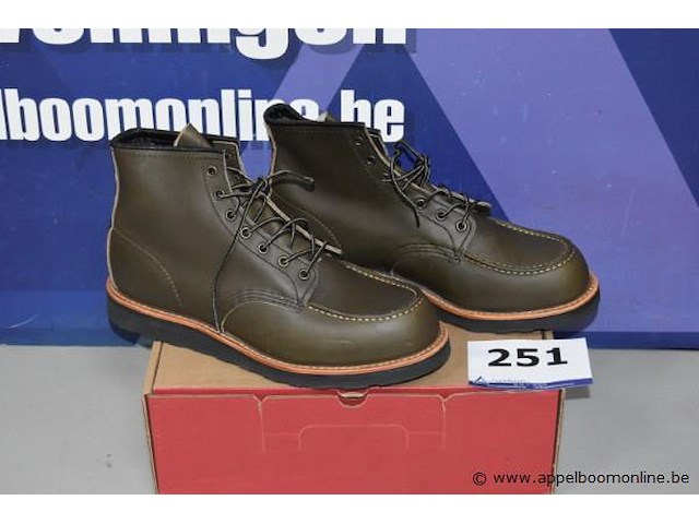 Paar herenschoenen red wing shoeds, maat 45 - afbeelding 1 van  4