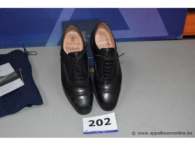 Paar herenschoenen trickers maat 41,5 - afbeelding 1 van  5