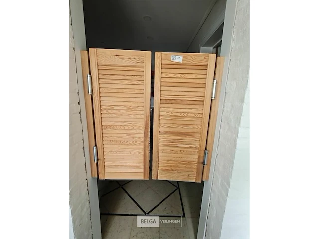 Paar houten klapdeuren 90x38 - afbeelding 1 van  3