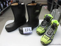 Paar werkschoenen en laarzen wo. sir, maat 43 - afbeelding 1 van  3