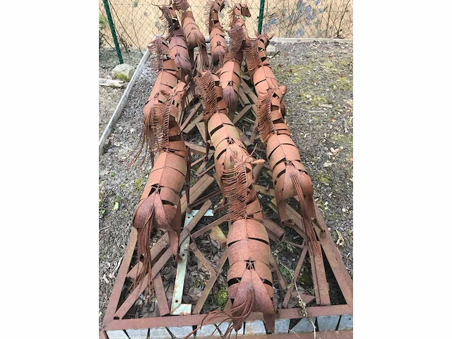 Paarden in cortenstaal - afbeelding 4 van  8