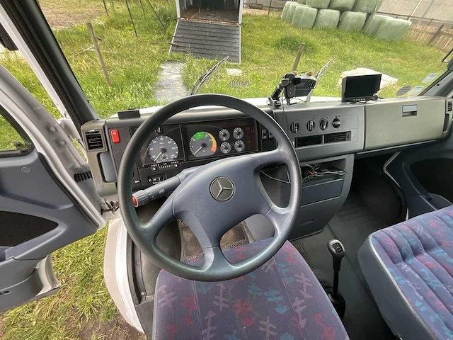 Paardenvrachtwagen mercedes-benz, 2000 - afbeelding 4 van  37