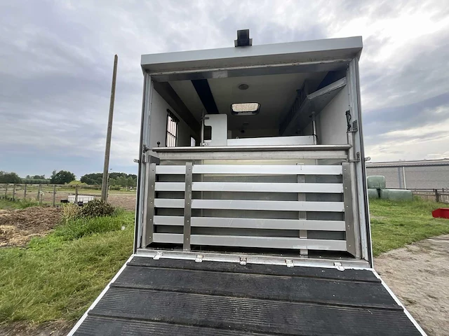 Paardenvrachtwagen mercedes-benz, 2000 - afbeelding 7 van  37