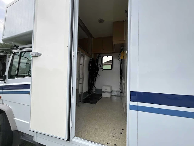 Paardenvrachtwagen mercedes-benz, 2000 - afbeelding 13 van  37