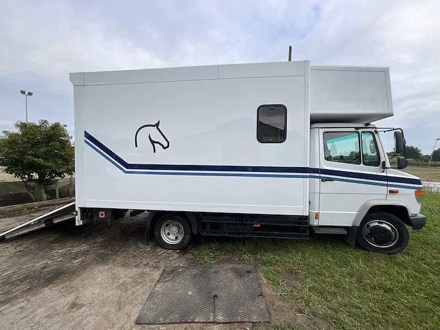 Paardenvrachtwagen mercedes-benz, 2000 - afbeelding 12 van  37