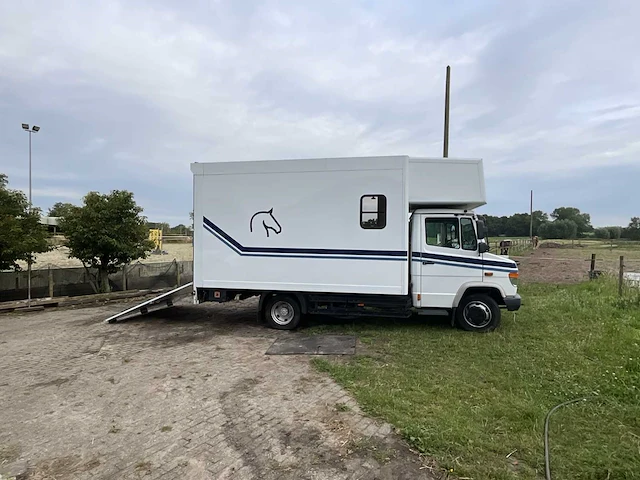 Paardenvrachtwagen mercedes-benz, 2000 - afbeelding 23 van  37