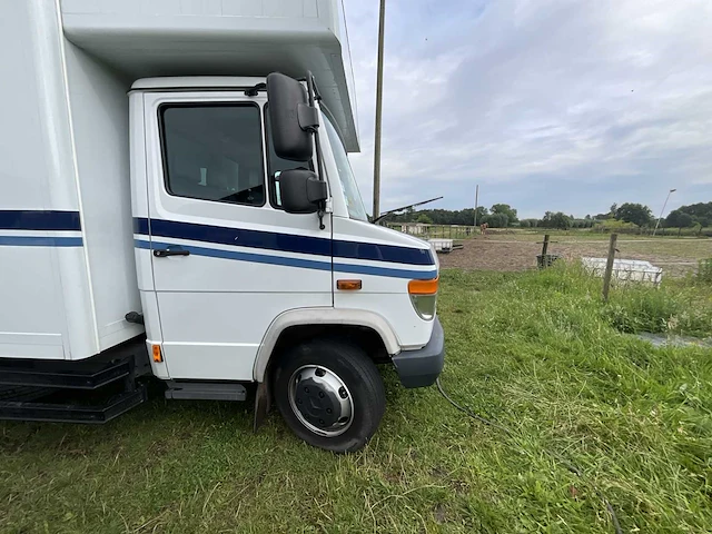 Paardenvrachtwagen mercedes-benz, 2000 - afbeelding 32 van  37