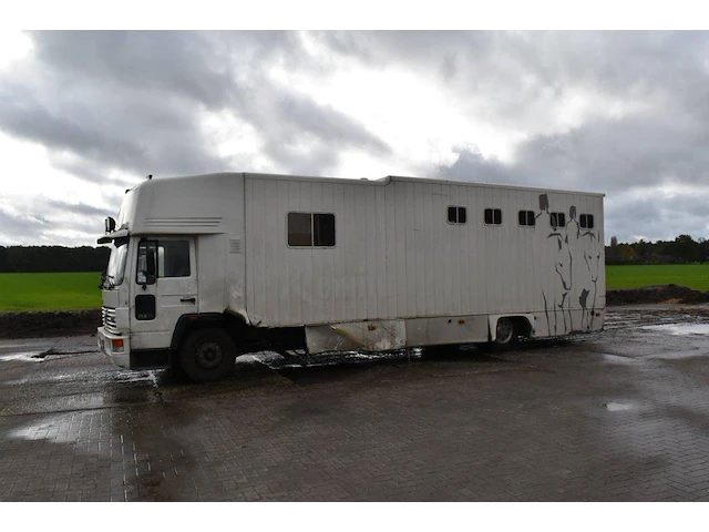 Paardenvrachtwagen volvo fl6 intercool diesel - afbeelding 1 van  1