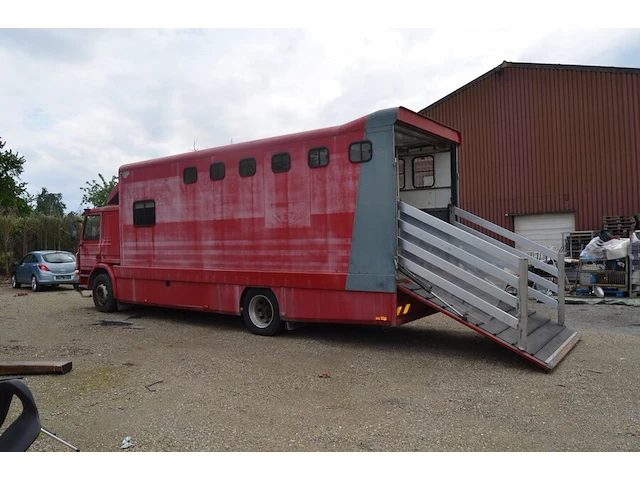 Paardenvrachtwagen voor 6 paarden scania, ch.nr. xlepm4x2a04308217, bj. 01-08-1991 - afbeelding 40 van  47