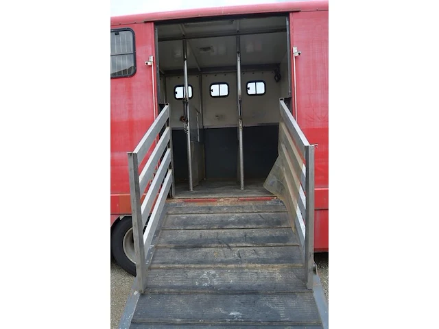 Paardenvrachtwagen voor 6 paarden scania, ch.nr. xlepm4x2a04308217, bj. 01-08-1991 - afbeelding 45 van  47