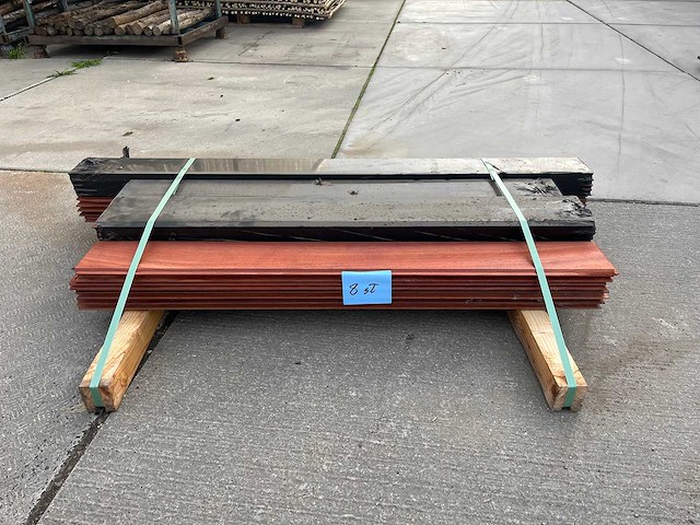 Padouk - padouk tand en groef gevelplank kops vertand (41x) - afbeelding 1 van  4