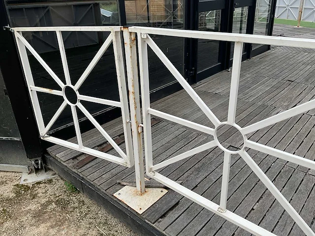 Pagodetent met vaste wanden en houten vloer - afbeelding 4 van  38