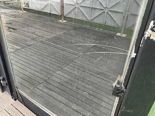 Pagodetent met vaste wanden en houten vloer - afbeelding 9 van  38