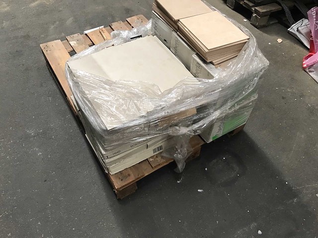 Palet diverse tegels - afbeelding 3 van  4