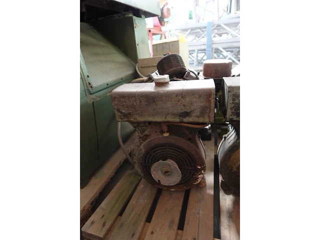 Palet met motoren - afbeelding 2 van  12
