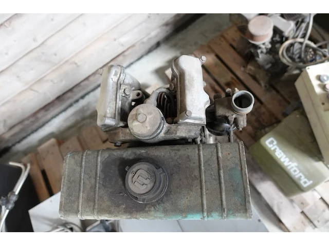 Palet met motoren - afbeelding 4 van  12
