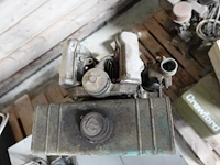 Palet met motoren - afbeelding 4 van  12