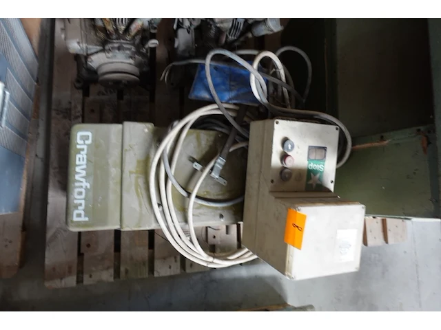 Palet met motoren - afbeelding 5 van  12