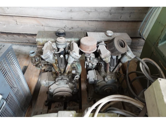 Palet met motoren - afbeelding 9 van  12