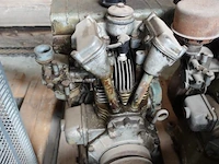 Palet met motoren - afbeelding 10 van  12