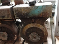 Palet met motoren - afbeelding 12 van  12
