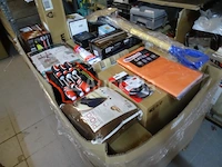Palet met nieuwe items - afbeelding 16 van  16
