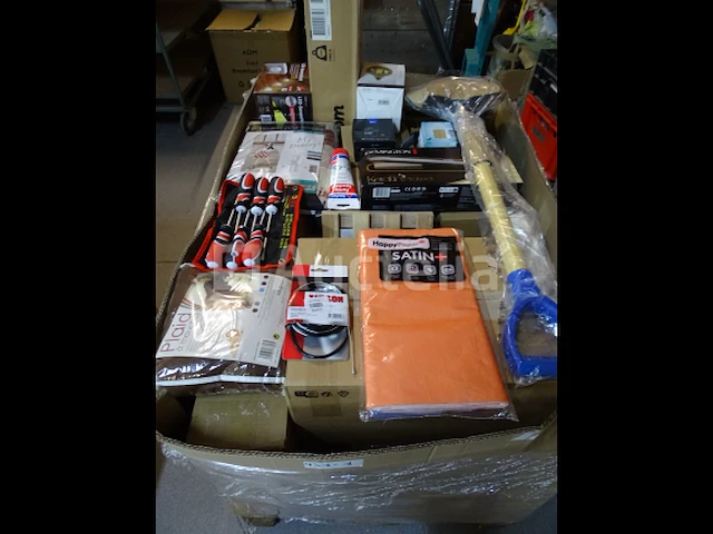 Palet met nieuwe items - afbeelding 1 van  16