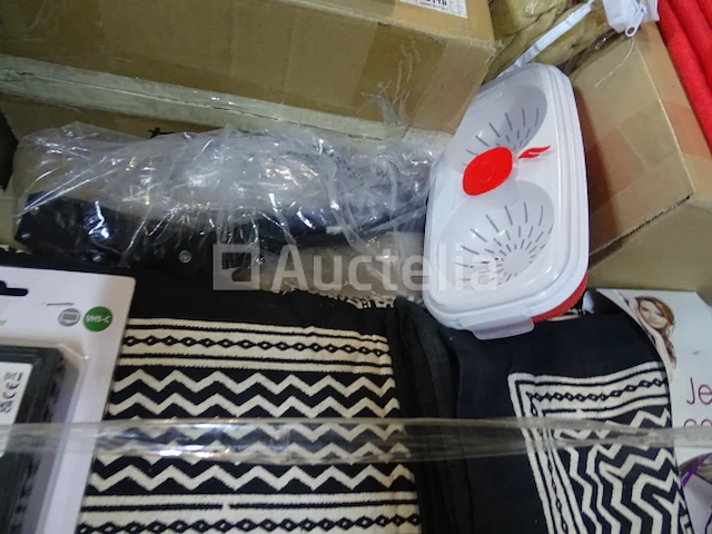 Palet met nieuwe items - afbeelding 16 van  18