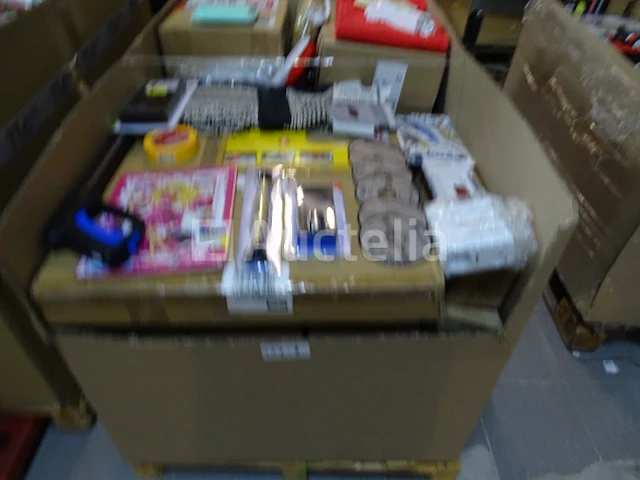 Palet met nieuwe items - afbeelding 9 van  18