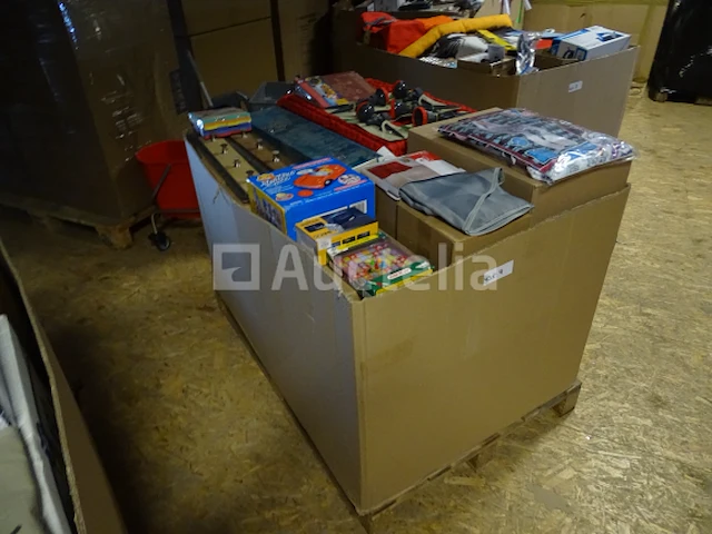Palet met nieuwe items - afbeelding 1 van  10