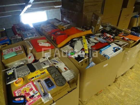 Palet met nieuwe items