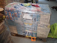 Palet met poolitems