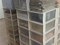 Palette met een mix van gordijn accessoires - afbeelding 1 van  3