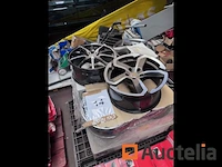Pallet 2 + 14: plaatwerk en aluminium velg