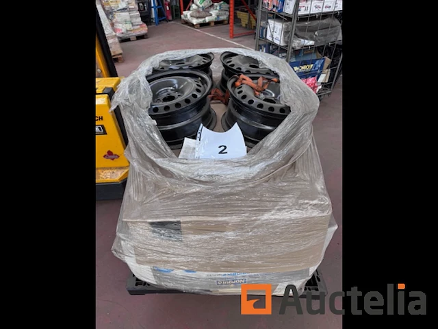Pallet 2 + 14: plaatwerk en aluminium velg - afbeelding 2 van  3