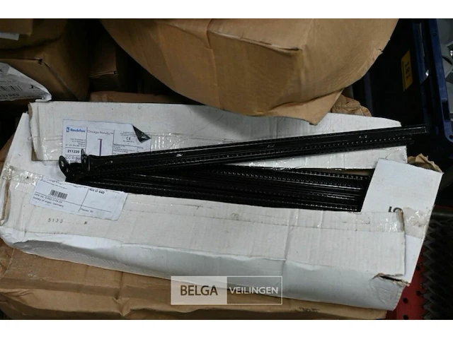 Pallet accd hold down clip + onderdelen - afbeelding 2 van  4