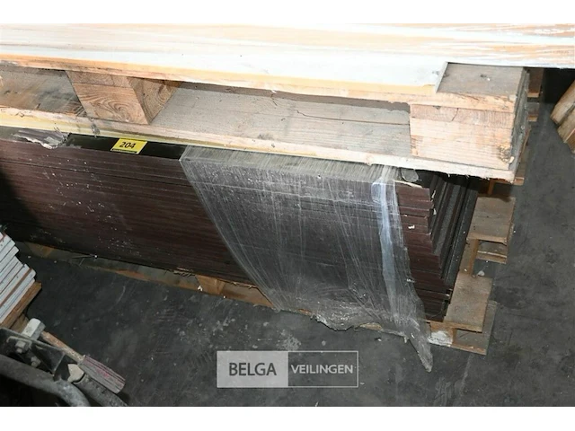 Pallet betonplex bruin - nieuw l250xb125xd1,8 cm - afbeelding 1 van  3