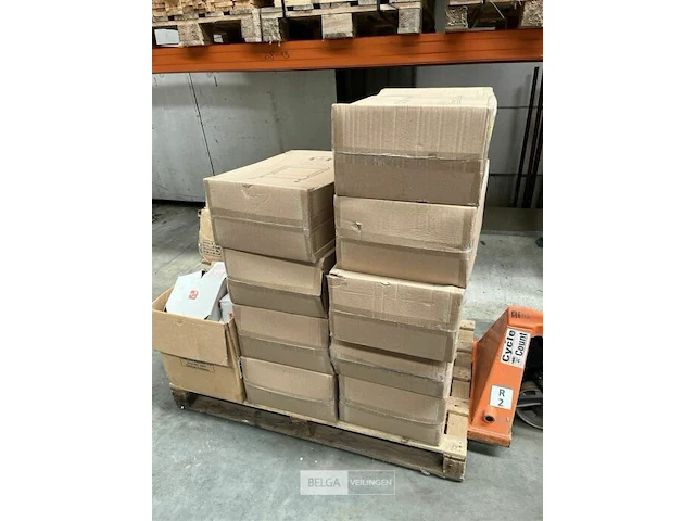 Pallet bijzettafeltjes en kwik lok sluiting - afbeelding 3 van  4