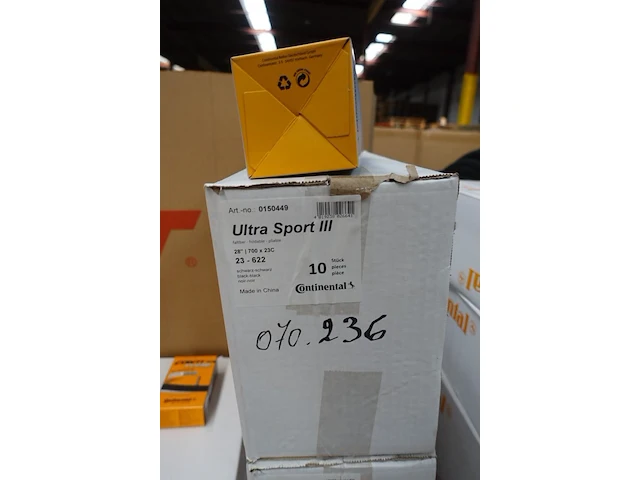 Pallet binnen en buitenbanden continental - afbeelding 2 van  5