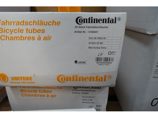 Pallet binnen en buitenbanden continental - afbeelding 3 van  5