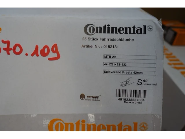 Pallet binnen en buitenbanden continental - afbeelding 4 van  5