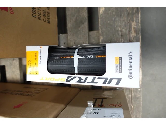 Pallet binnen en buitenbanden continental - afbeelding 3 van  5