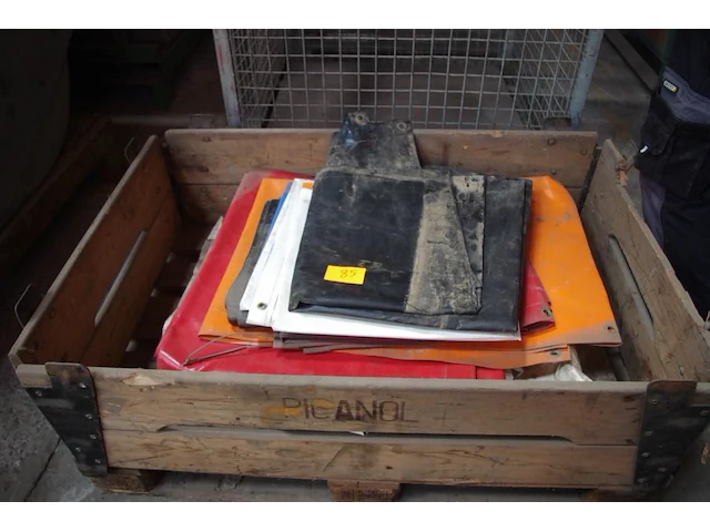 Pallet box met afdekzeilen - afbeelding 1 van  1