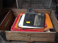 Pallet box met afdekzeilen - afbeelding 1 van  1