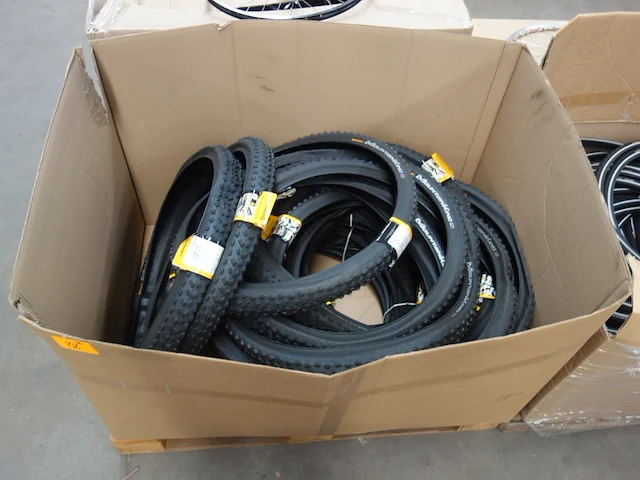 Pallet buitenbanden continental - afbeelding 1 van  3