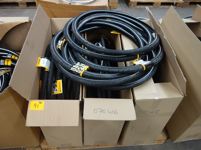 Pallet buitenbanden continental - afbeelding 1 van  6