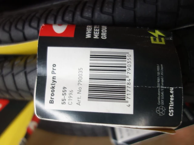 Pallet buitenbanden cst - afbeelding 3 van  5