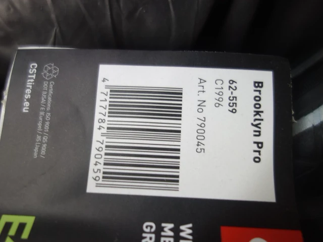 Pallet buitenbanden cst - afbeelding 2 van  2