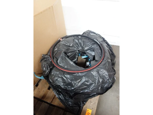 Pallet buitenbanden cst - afbeelding 1 van  2
