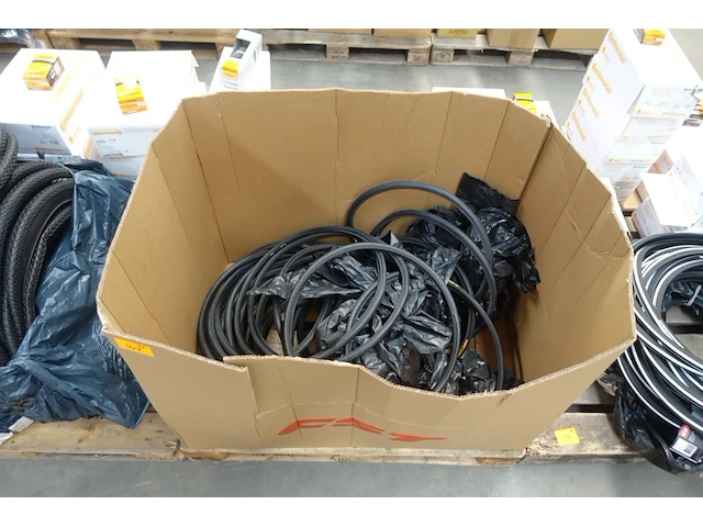 Pallet buitenbanden kenda - afbeelding 1 van  2